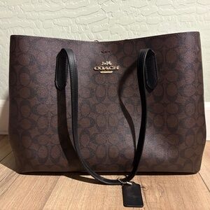 Large Avenue Carryall In Signature Canvas Brown/Black/Gold EUC